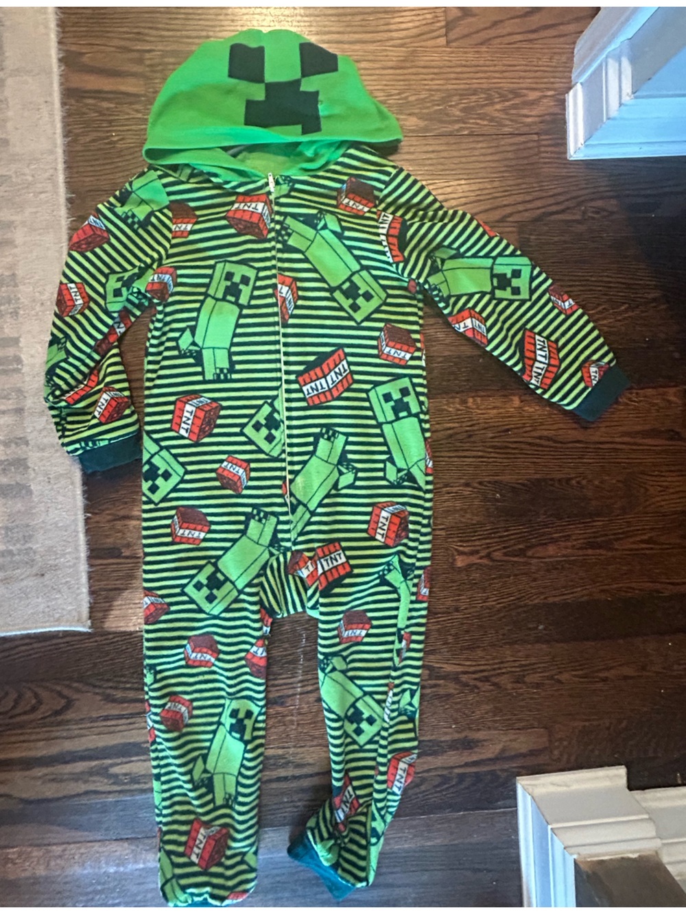 Minecraft Green Creeper & TNT Kids One-Piece Pajamas (Youth Small 6/7)